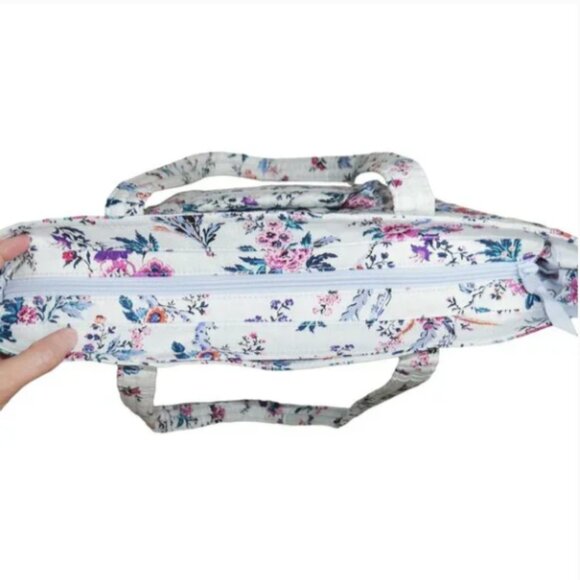 Vera Bradley Vera Tote in Magnifique Floral Weekender Shoulder Bag CHRISTMAS NEW - Picture 4 of 9